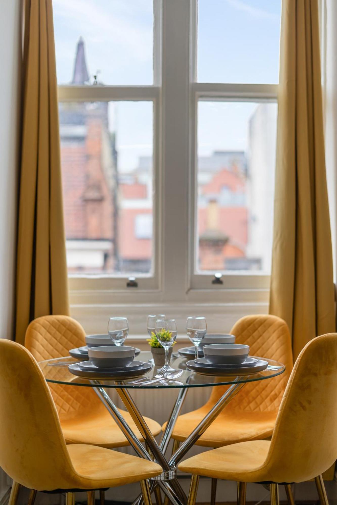 Luxurious Apartments On Oxford Street London Exterior photo